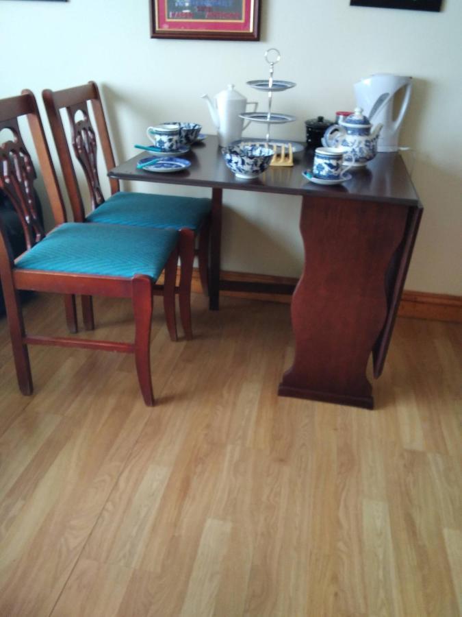 Room In Bungalow - Very Nice View With This Room Sneem Ngoại thất bức ảnh