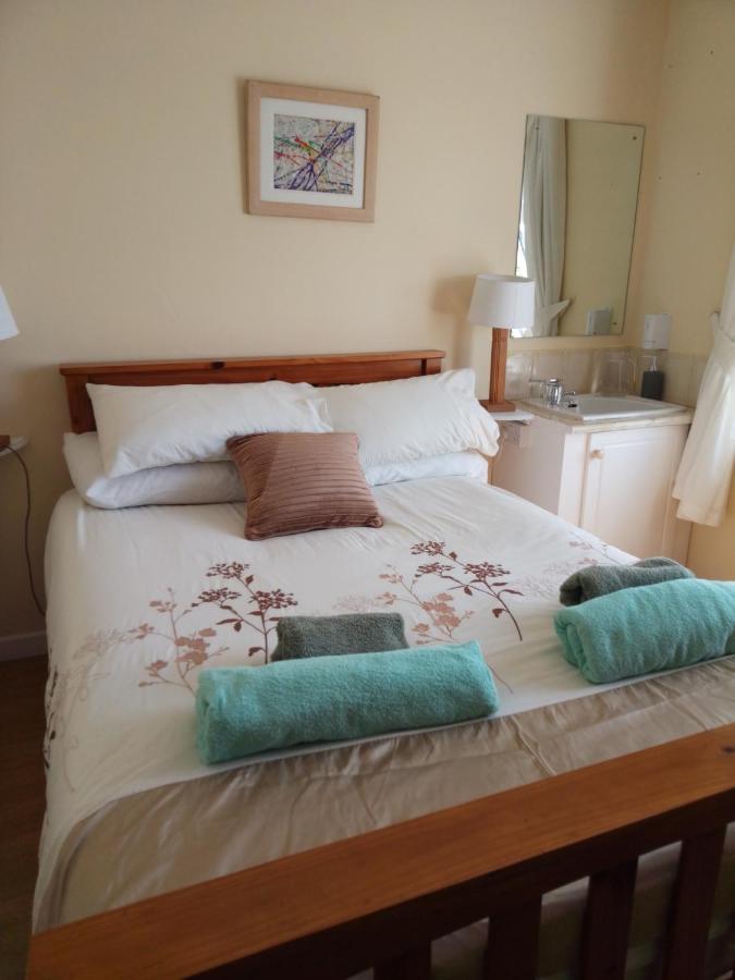 Room In Bungalow - Very Nice View With This Room Sneem Ngoại thất bức ảnh