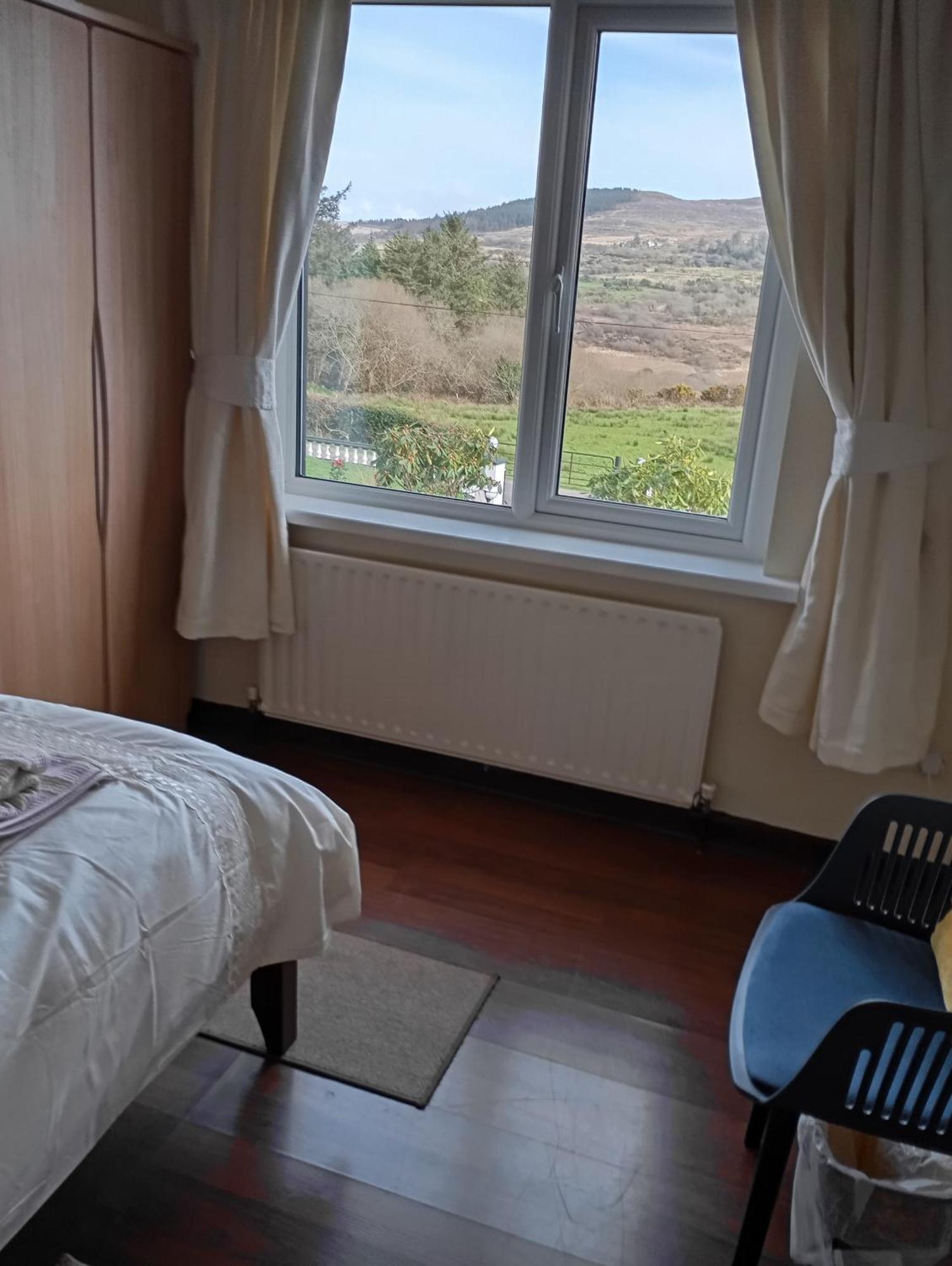 Room In Bungalow - Very Nice View With This Room Sneem Ngoại thất bức ảnh